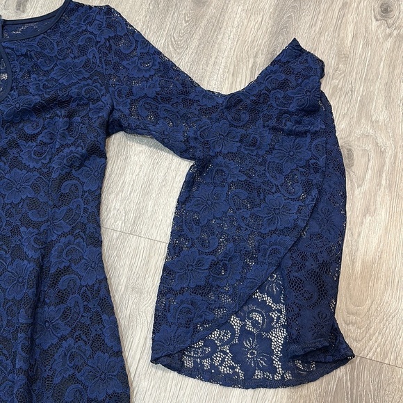 Navy Blue Lace Dress Women’s Large Bodycon Midi Cocktail Dress Bell Flare Sleeve - Picture 4 of 7